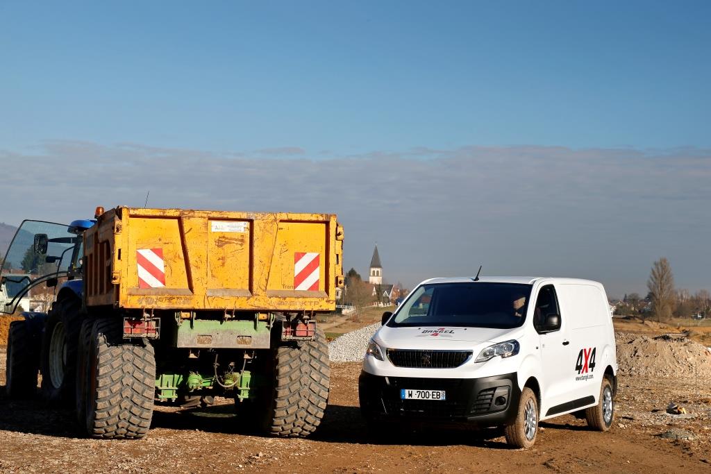 Теперь с полным приводом: автомобили PEUGEOT доступны в исполнении 4x4 от DANGEL